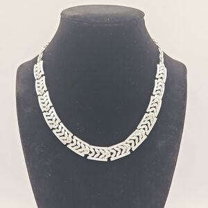 Coro Silver Tone Chevron Link Necklace Textured Vintage Choker Statement